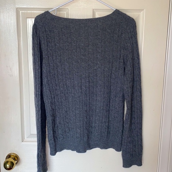 100% Cashmere V-Neck Sweater - Picture 2 of 3